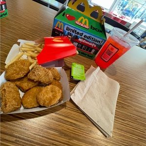 Meet your Posher, Tin